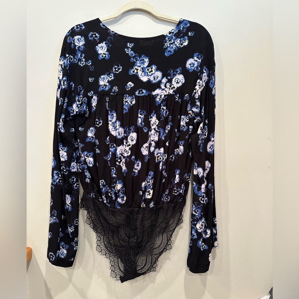 Intimately by Free People Forties Feels Black Floral and Lace Bodysuit Sz M - Picture 6 of 11